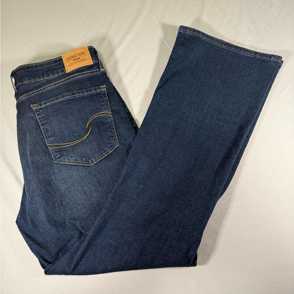 Levi Signature Totally Shaping Bootcut Jeans Womens 33x30‎